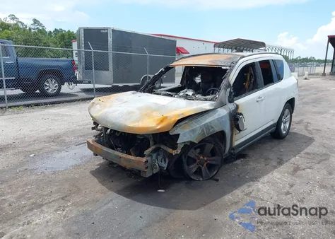 2015 Jeep Compass Latitude из США, поврежденный, VIN 1C4NJDEB0FD303351